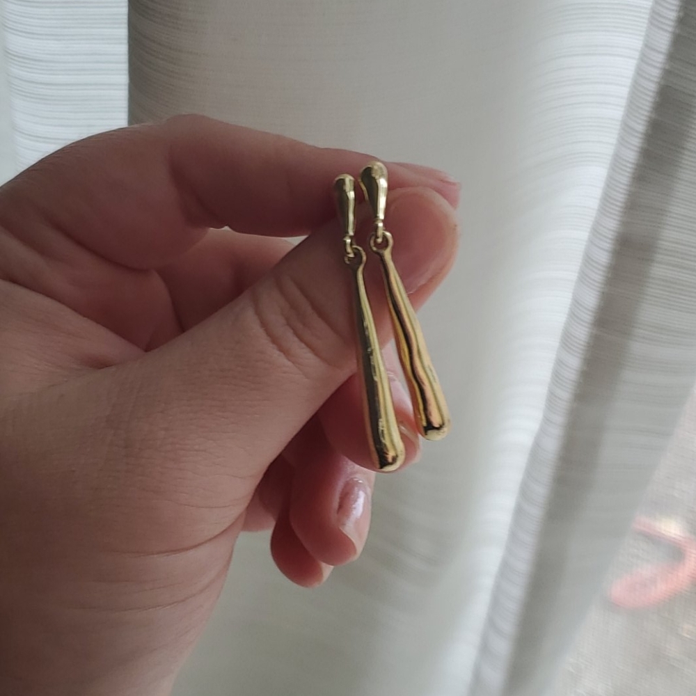 Gold earings